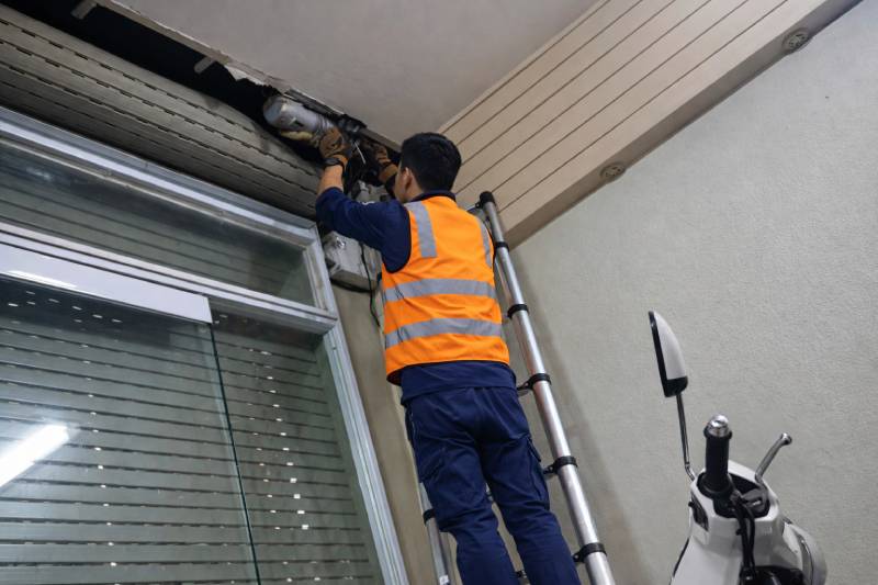 dịch vụ sửa cửa cuốn hà nội tại nhà