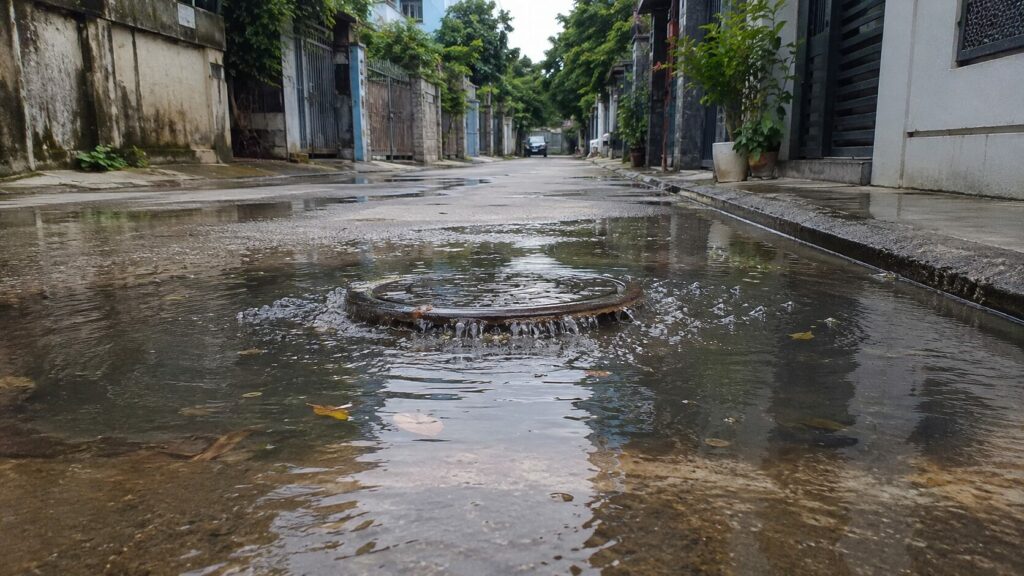 7 Dấu hiệu khu dân cư cần gọi dịch vụ thông tắc cống ngay trước khi quá muộn 2 dich vu thong tac cong khu dan cu